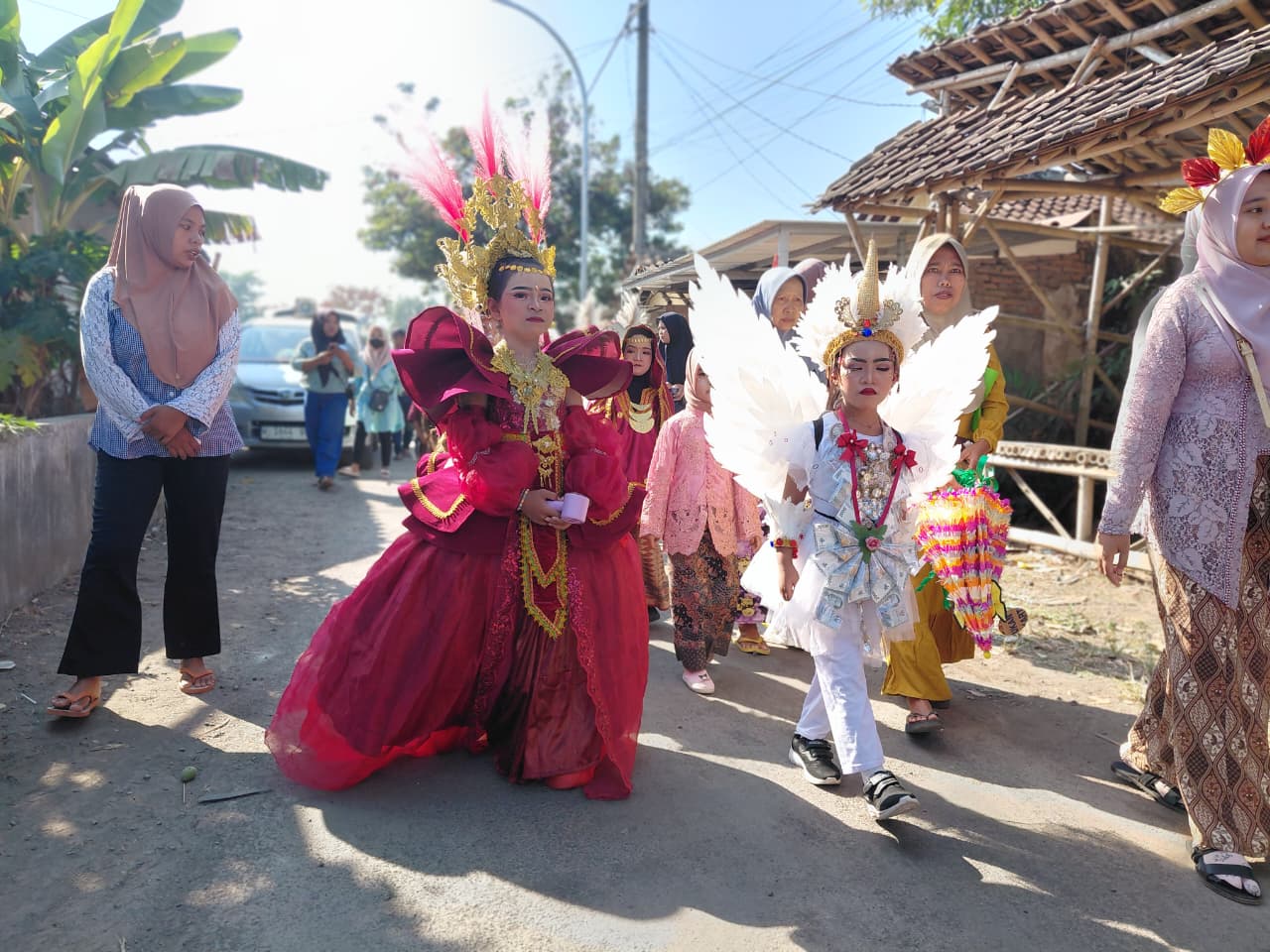 Semarak HUT RI ke-81, Yayasan Fathus Salafi Gelar Karnaval Budaya Bersama TK, MI, dan MTs