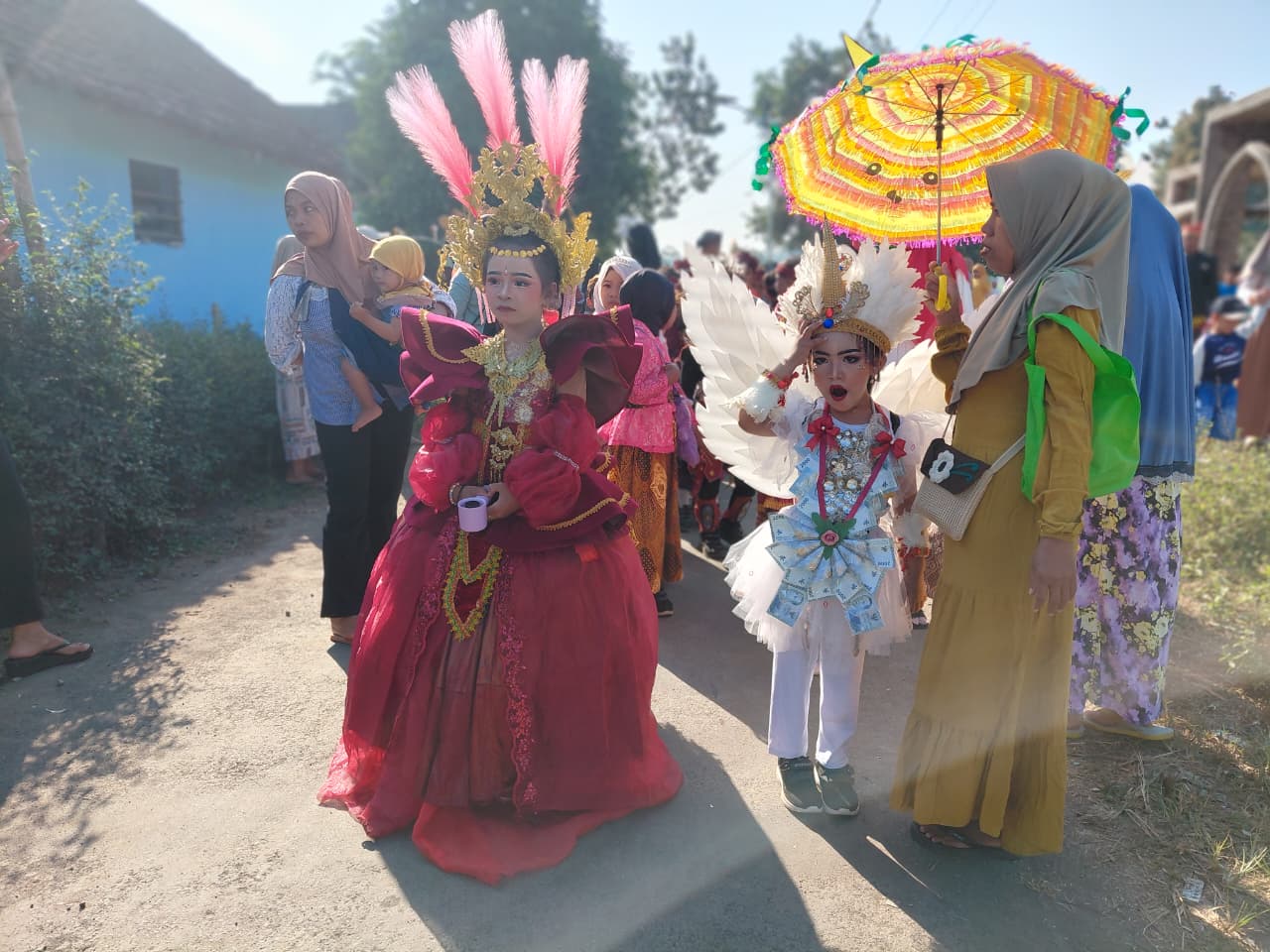 Semarak HUT RI ke-81, Yayasan Fathus Salafi Gelar Karnaval Budaya Bersama TK, MI, dan MTs