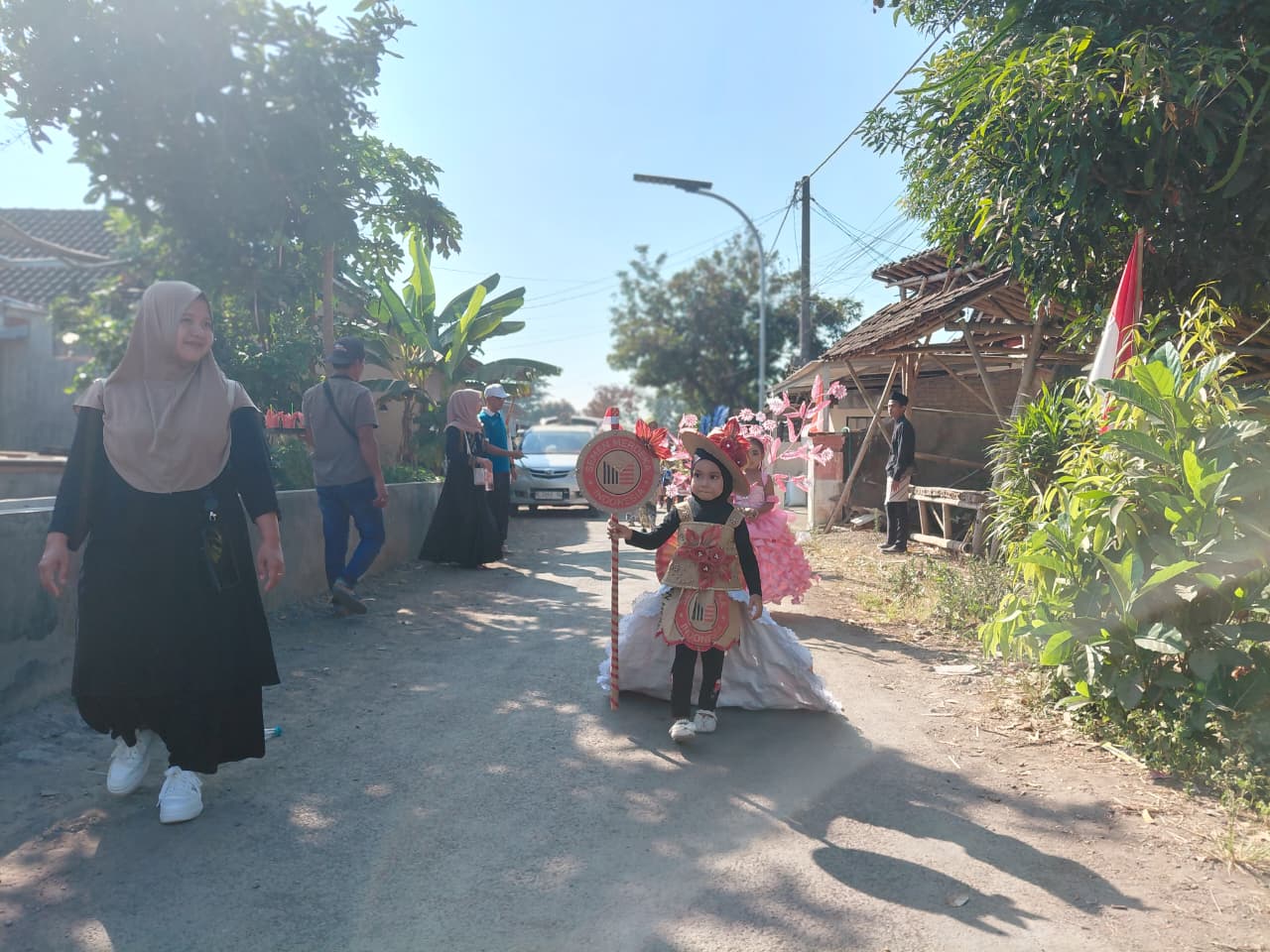 Semarak HUT RI ke-81, Yayasan Fathus Salafi Gelar Karnaval Budaya Bersama TK, MI, dan MTs
